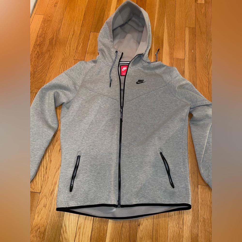 Nike tech fleece zip up hoodie size XL